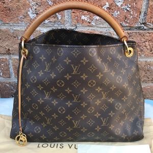 Authentic Louis Vuitton Artsy mm monogram